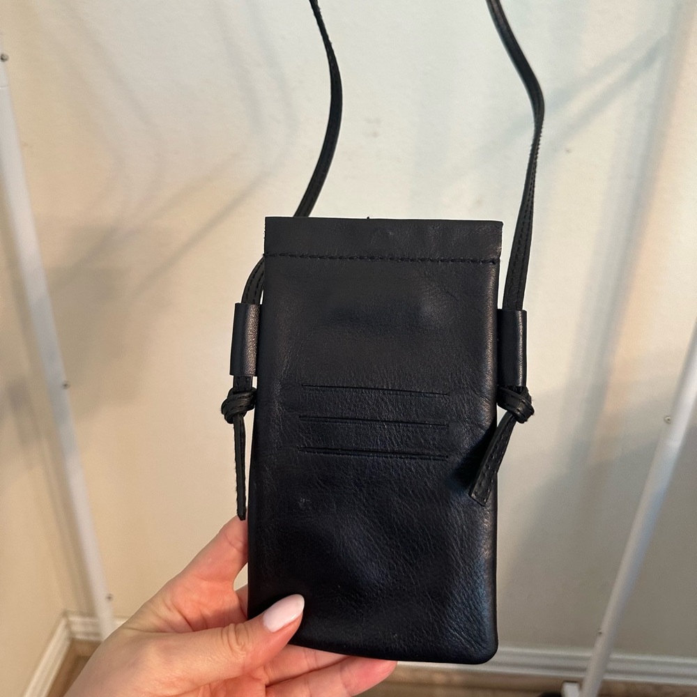 Madewell Black The Leather Smartphone Crossbody Bag